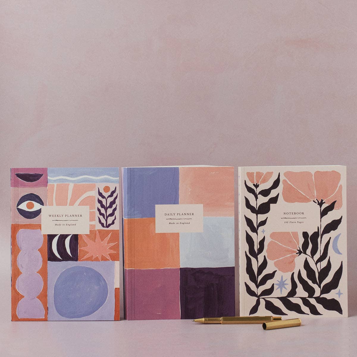 Studio Abstract Undated Weekly Planner