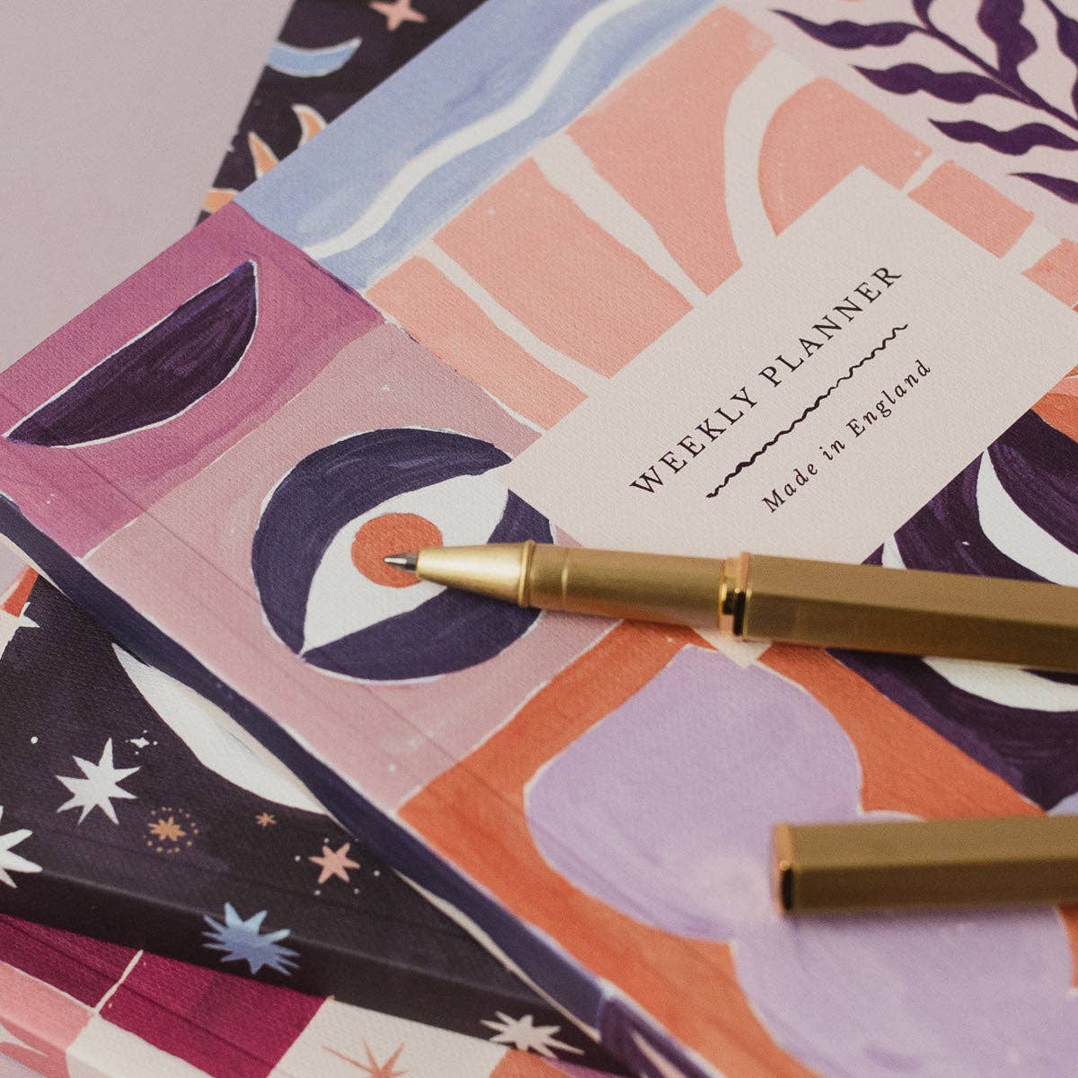 Studio Abstract Undated Weekly Planner