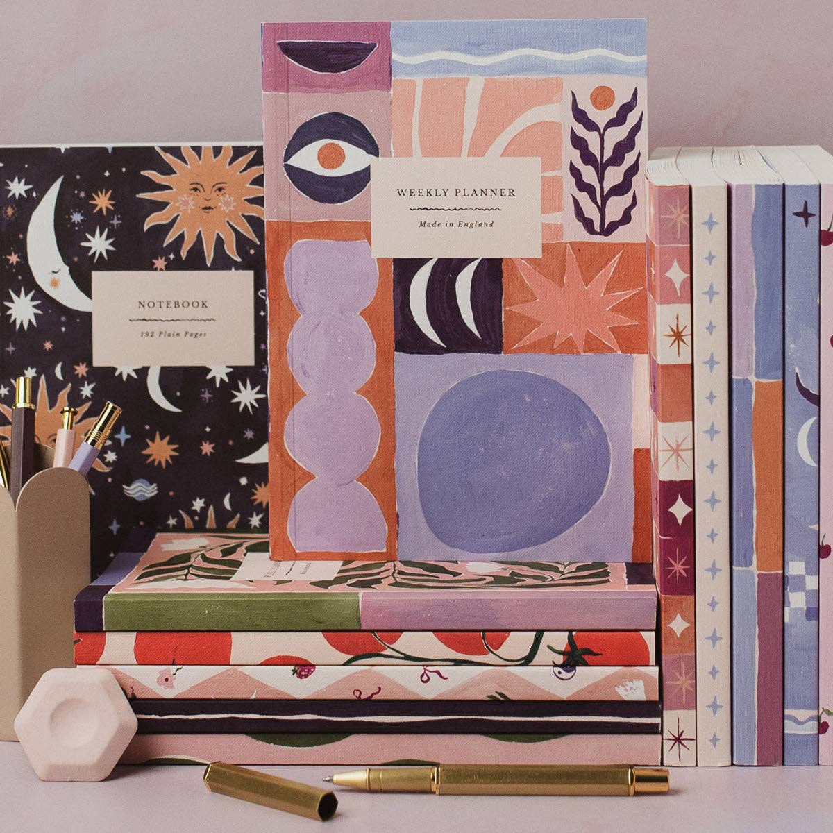Studio Abstract Undated Weekly Planner