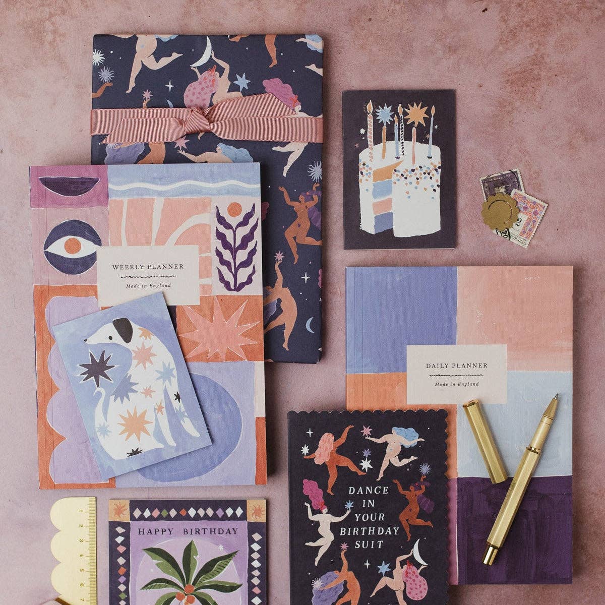 Studio Abstract Undated Weekly Planner